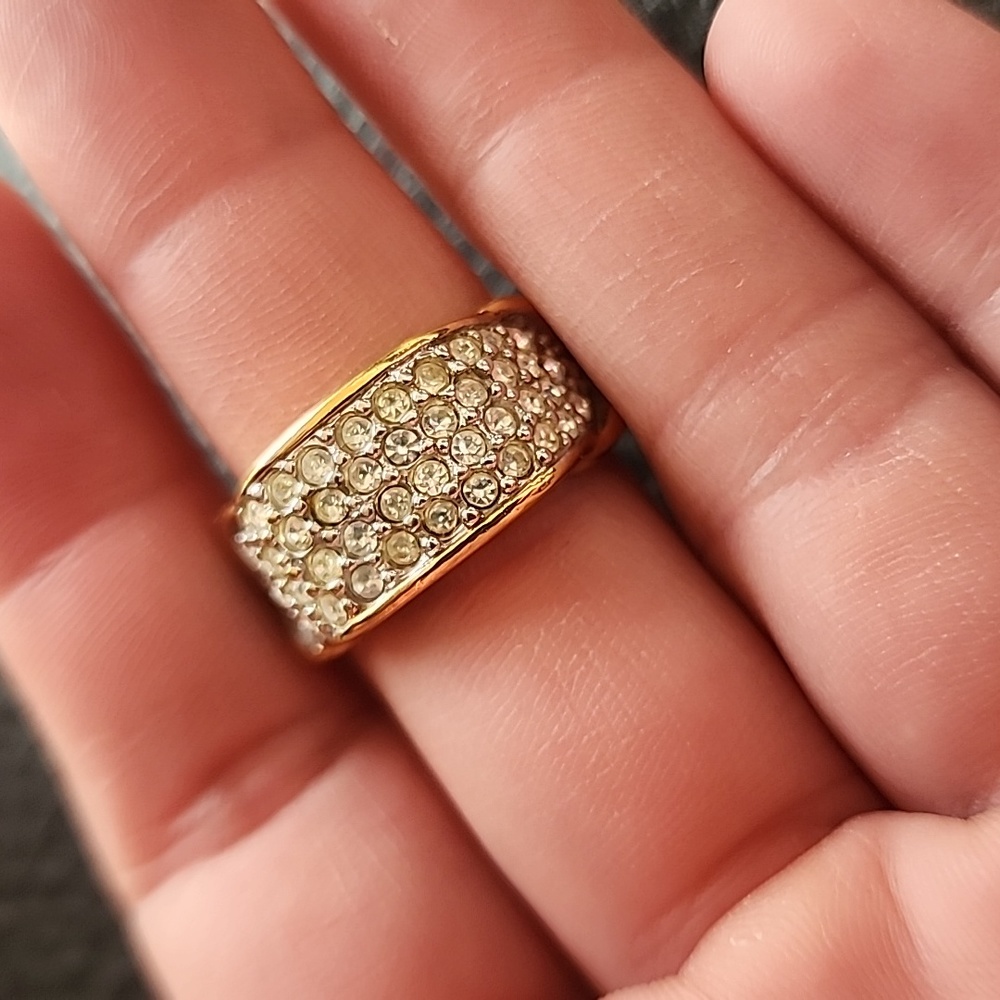 VTG Elizabeth Taylor for Avon ring- size 9